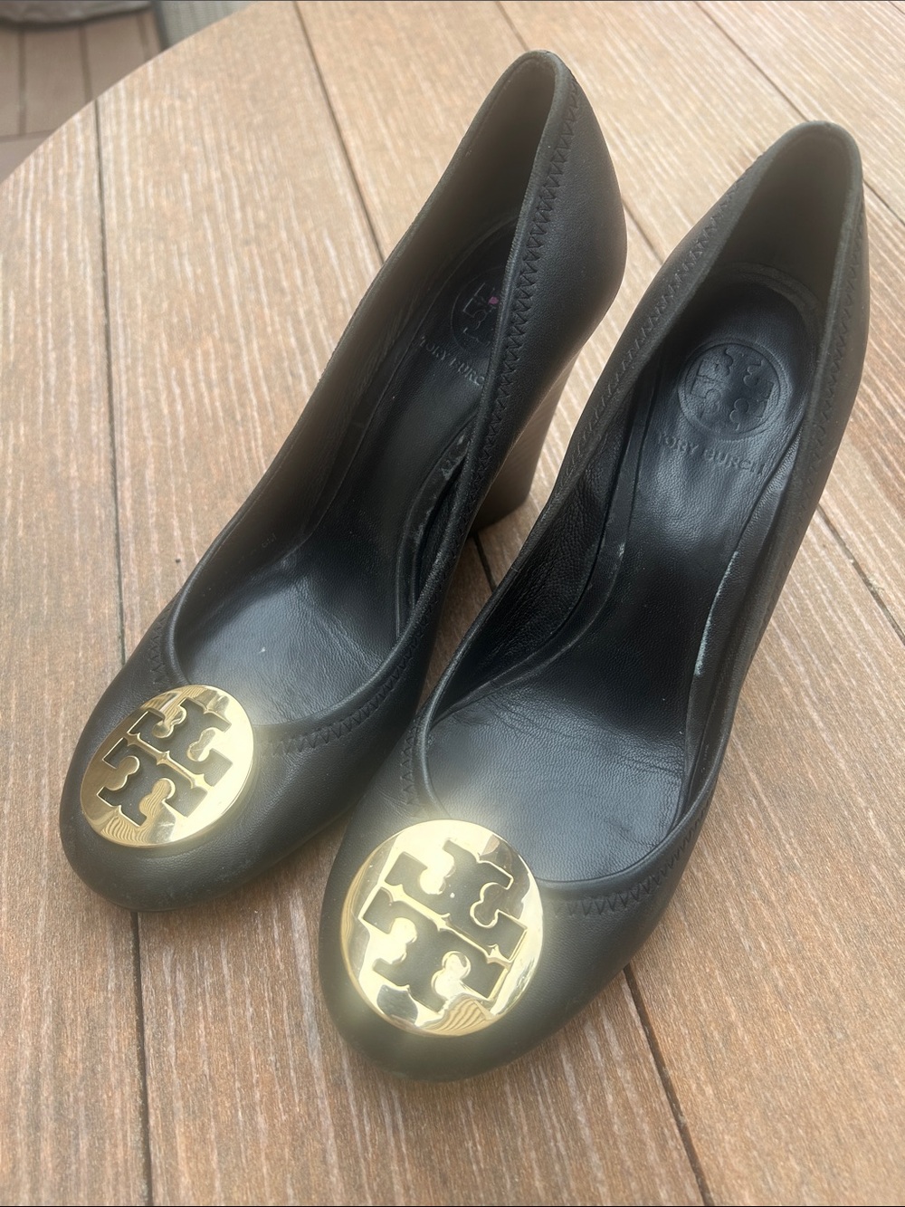Tory Burch Black Leather Pumps with Gold Logo Medallion